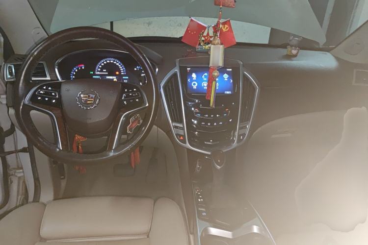 Used Cadillac SRX 2013 3.0L Flagship Model Center Console