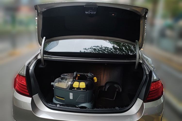 Used BMW 5 Series 2017 528Li Leading Model
