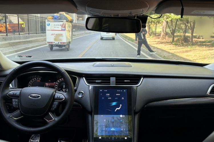 Used Ford Taurus 2019 EcoBoost 245 Premium Edition Interior 1