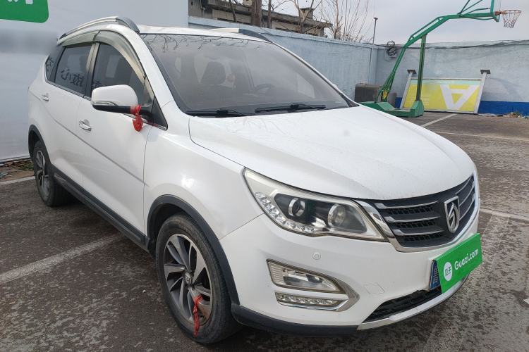 Used Baojun 560 2015 1.8L manual luxury version
