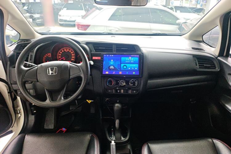 Used Honda Fit 2016 1.5L LX CVT Comfort Model Center Console