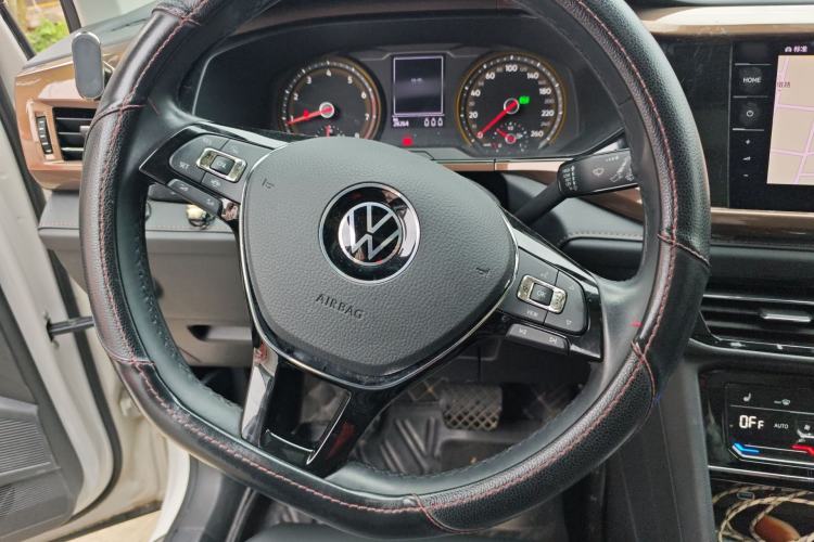 Used Volkswagen Tharu 2020 280TSI Two-Wheel Drive Luxury Plus Version China VI Standard Steering Wheel