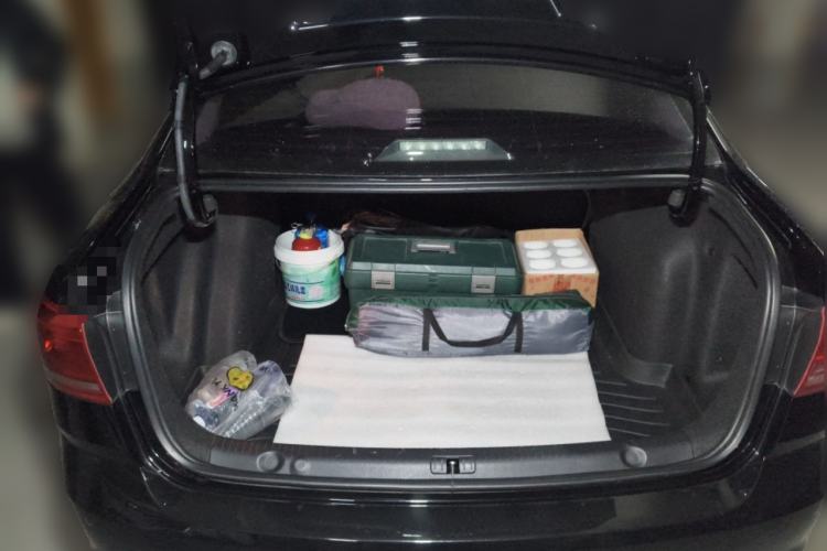 Used Volkswagen Lavida 2015 1.6L Automatic Comfort Edition Trunk