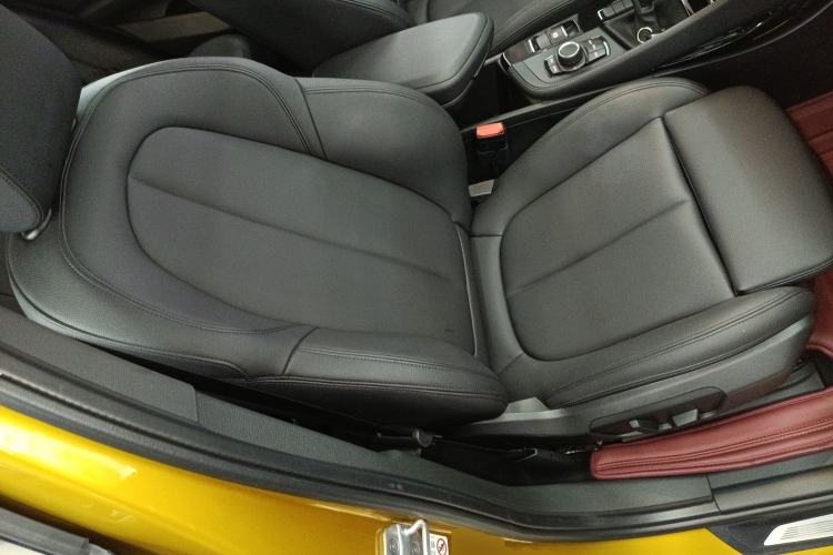 Used BMW X2 2019 sDrive25i Luxury Model with M Off-Road Package China VI Emission Standard
