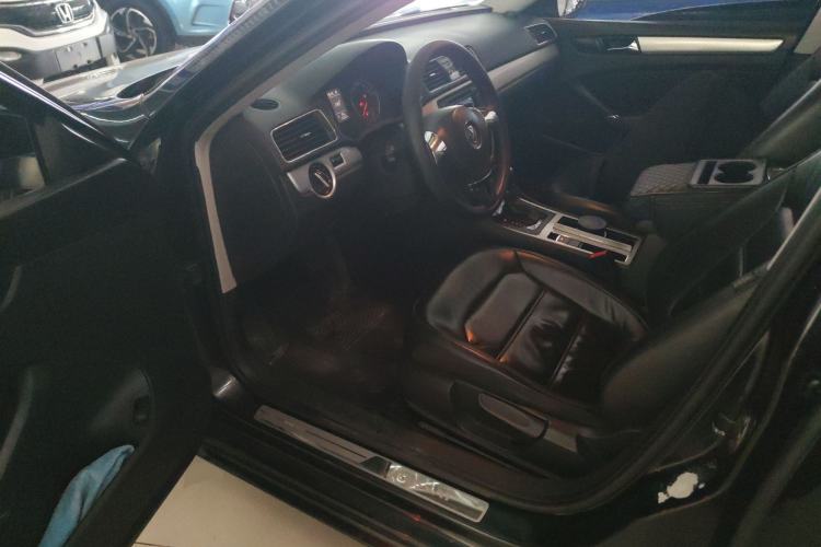 Used Volkswagen Passat 2011 1.8 TSI DSG Prestige Edition Driver Seat