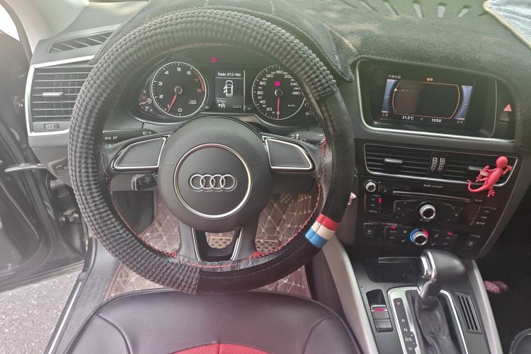 Used Audi Q5 2017 Plus 40 TFSI Ambition Model
