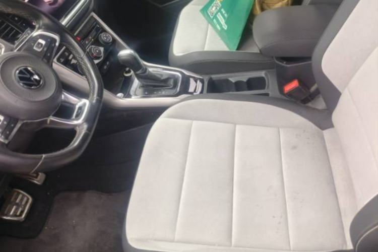 Used Volkswagen T-ROC 2021 280TSI DSG Two-Wheel Drive R-Line Pro Connected Version Interior 5