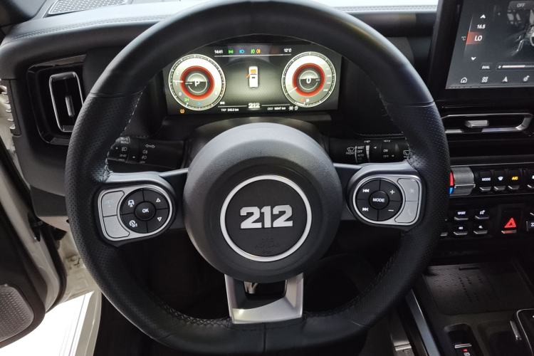 Used 212 T01 2024 2.0T Explorer Steering Wheel