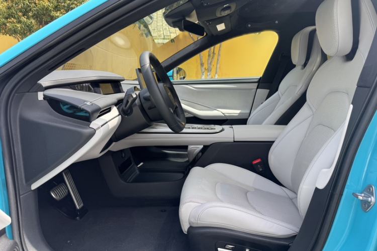 Used Xiaomi Auto SU7 2024 Four-Wheel Drive Ultra-Long Range Advanced Intelligent Driving Max Edition Interior 4