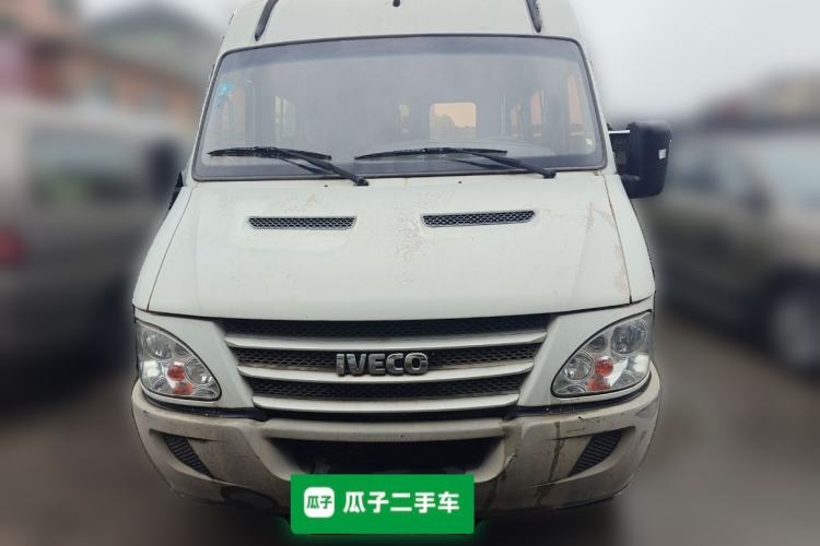 Used Iveco Power Daily 2017 2.5T Deluxe A37 Mid-Roof 6-7 Seater Bus 47Z5 Front