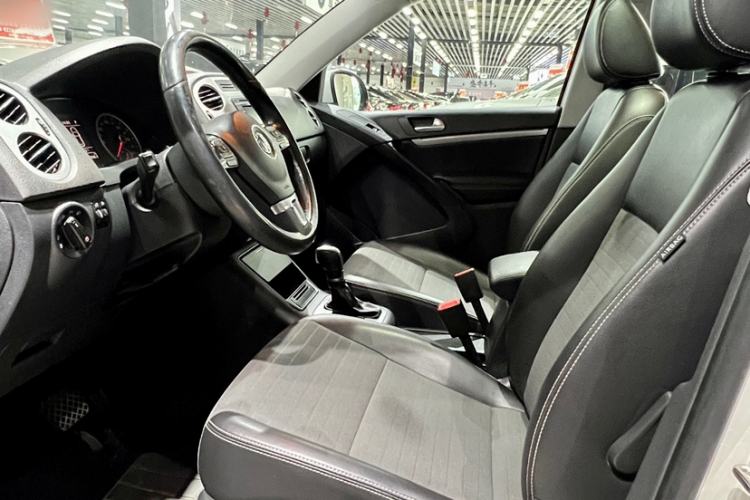 Used Volkswagen Tiguan 2016 300TSI Automatic All-Wheel Drive Fashion Vision Edition Interior 1