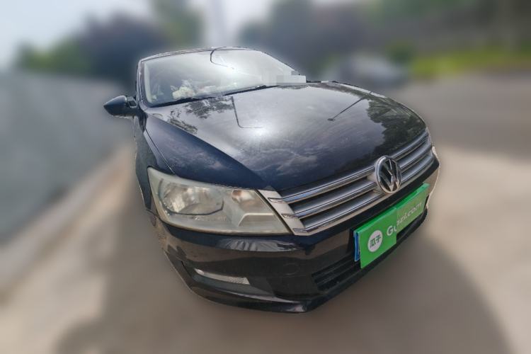 Used Volkswagen Santana 2013 1.4L Manual Comfort Edition Front Right 45 Deg