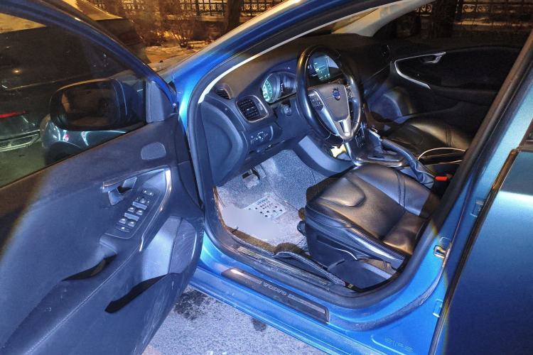 Used Volvo V40 2015 1.6T Zhiyi Edition
