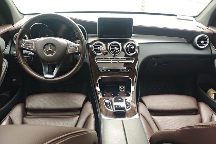 Used Mercedes-Benz GLC 2018 Facelift GLC 260 4MATIC Luxury Edition
