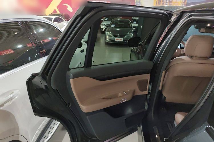 Used Nio ES8 2023 75 kWh Executive Edition
