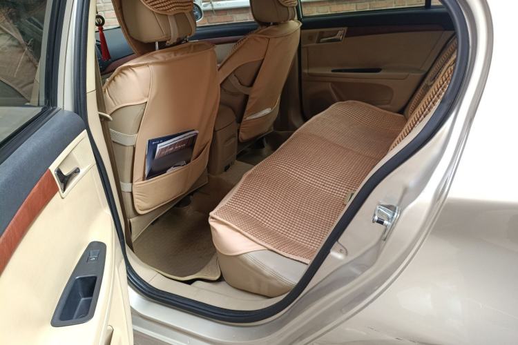 Used Roewe 350 2013 350C 1.5L Automatic Xunyue Edition
