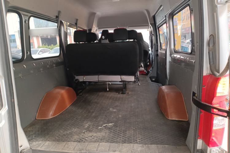 Used Foton Toano 2023 Joy Elephant Multi-Function 2.0T Manual Long-Wheelbase Mid-Roof Model with Single Rear Tire Available in 5/6/7/9-Seater Configurations