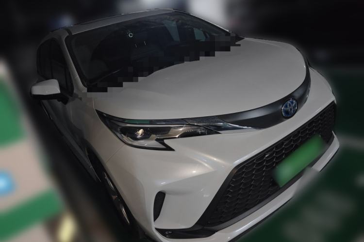 Used Toyota Granvia 2023 2.5L Hybrid Comfort Edition Front Right 45 Deg