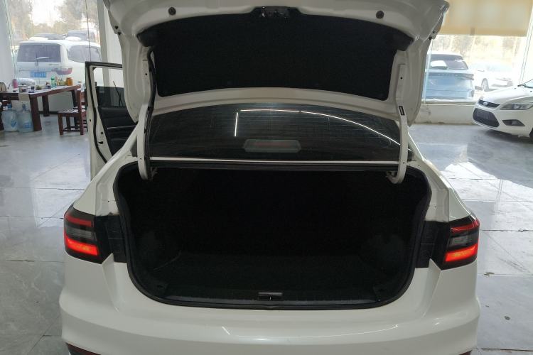 Used Venucia D60 2023 PLUS 1.6L XL CVT Yue Ling Edition
