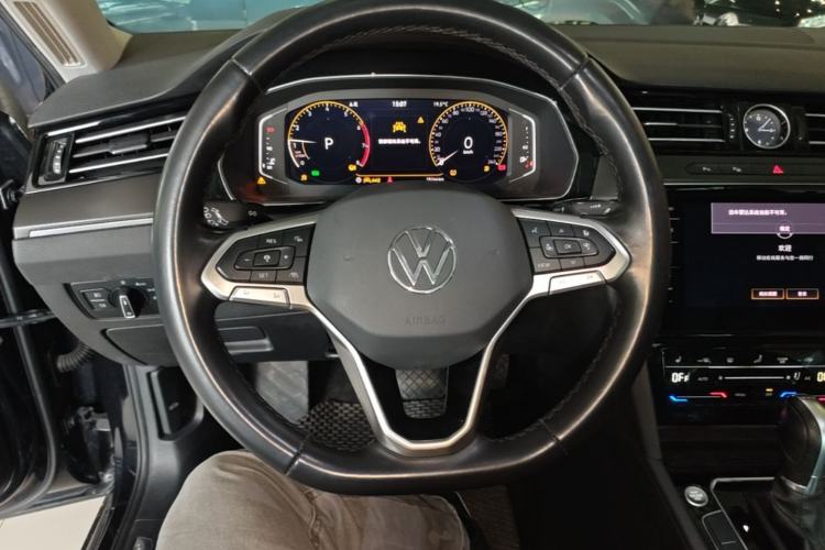 Used Volkswagen Magotan 2020 380TSI DSG Luxury Version Steering Wheel