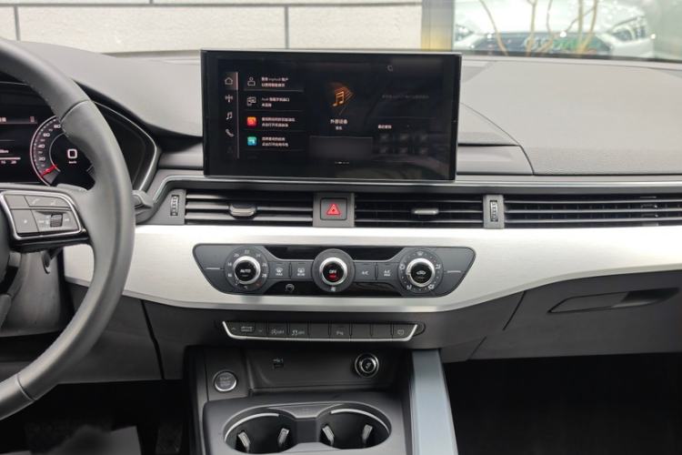 Used Audi A4L 2024 40 TFSI Fashion Dynamic Model
