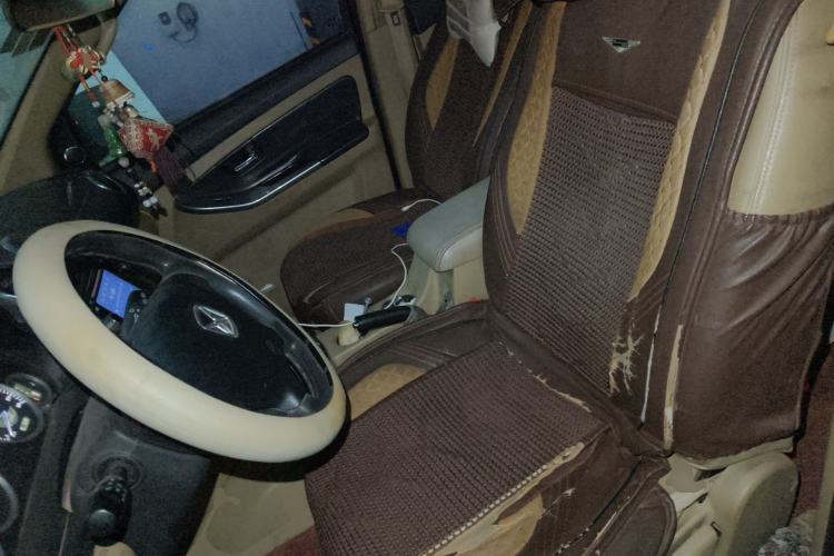 Used JMC Yusheng S350 2011 2.4T Two-Wheel-Drive Luxury 5-Seater
