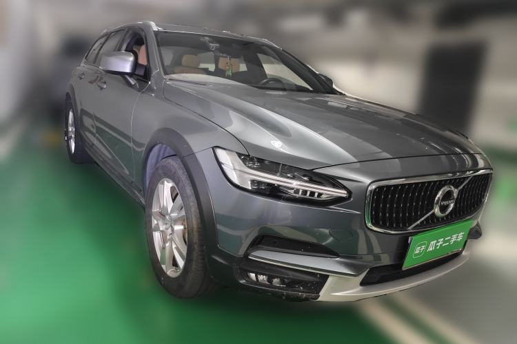 Used Volvo V90 2017 Cross Country T5 AWD Smart Range Edition