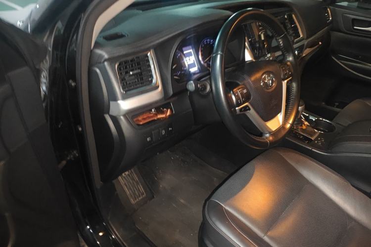 Used Toyota Highlander 2018 2.0T Four-Wheel Drive Luxury Edition 7 Seats China V Emission Standard