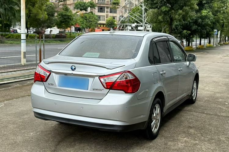 Used Venucia D50 2013 1.6L Automatic Fashion Edition
