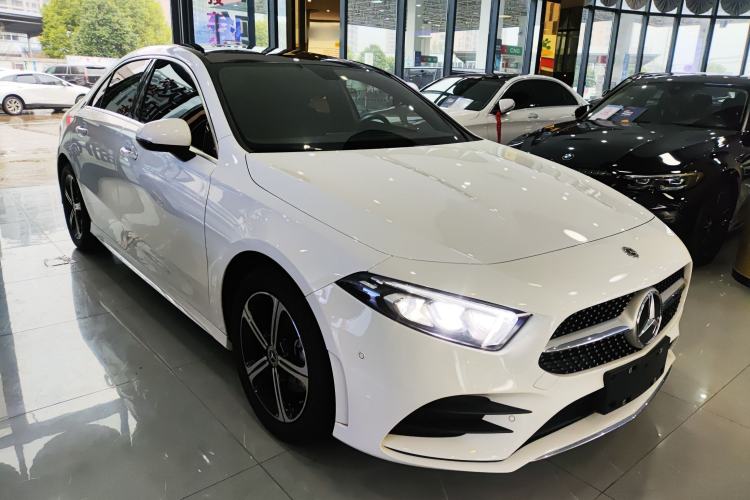 Used Mercedes-Benz A-Class 2022 Revised Version A 200 L Sport Sedan Fashionable Style
