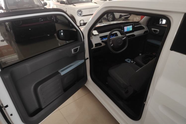 Used Geely Galaxy Panda 2024 Panda Mini 200km Endurance Bear Driver Seat