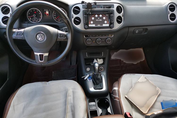 Used Volkswagen Tiguan 2015 1.8TSI Automatic Two-Wheel Drive Luxury Model Center Console
