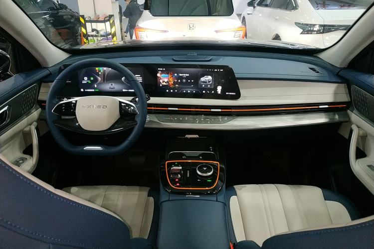 Used EXEED Zhuifeng C-DM 2023 1.5 TCI-DHT 80KM Yu Feng Xing Edition Center Console