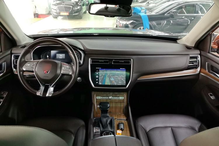 Used Roewe RX8 2018 30T Smart Connectivity All-Wheel Drive Supreme Edition