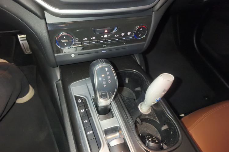 Used Maserati Ghibli 2014 3.0T Standard Edition Gear Lever