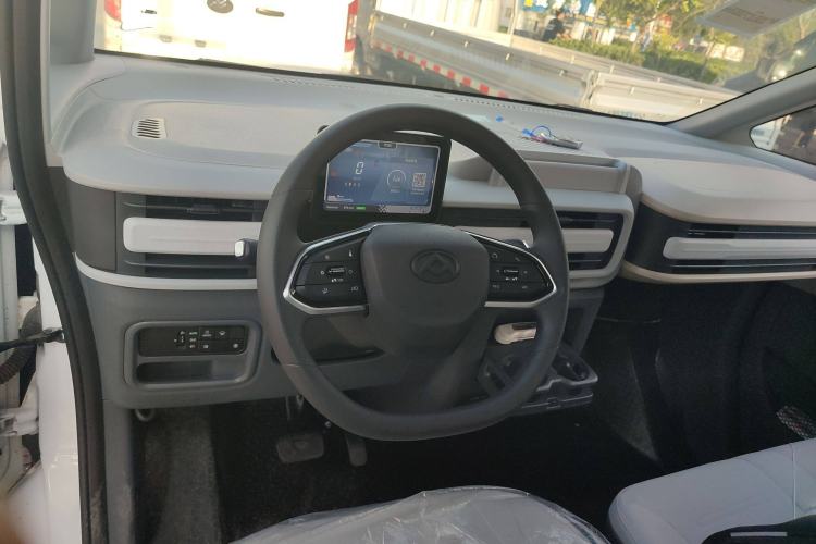 Used SAIC MAXUS Dana V1 2023 V1 Short Wheelbase High Roof (43 kWh)