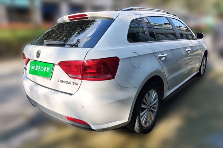 Used Volkswagen Gran Lavida 2013 1.4 TSI Automatic Comfort Model Rear Right 45 Deg