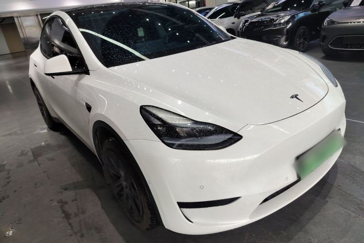 Used Tesla Model Y 2023 Rear-Wheel-Drive Version Front Right 45 Deg
