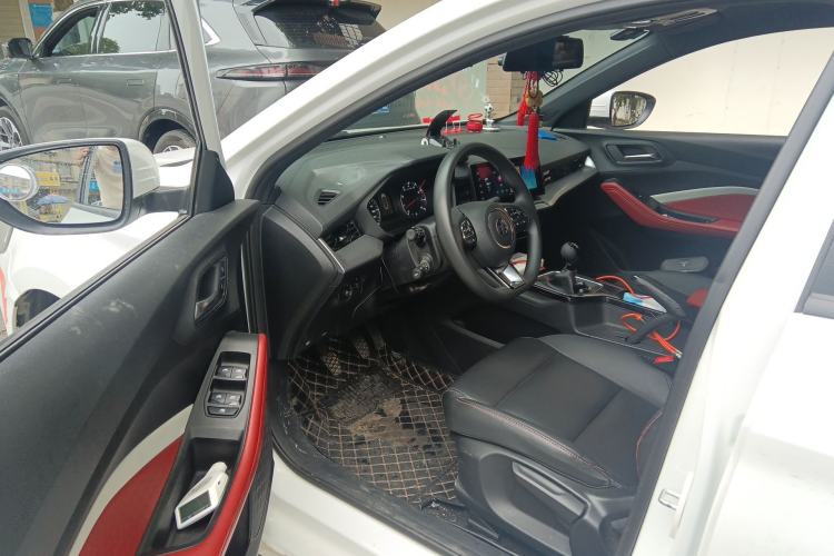 Used MG 5 2022 180 DVVT Manual Youth Luxury Edition
