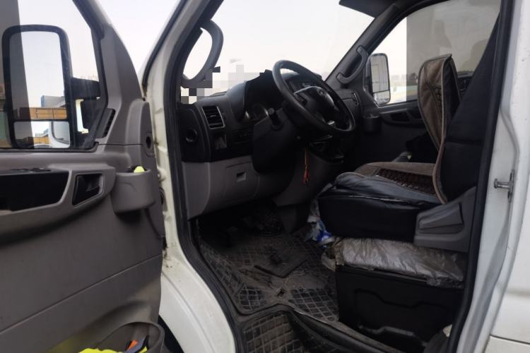 Used Dongfeng Yufeng 2020 2.3T Economy Logistics Vehicle Long Wheelbase High Roof 5-9 Seater WP2.3