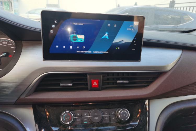 Used JAC Refine M3 2023 PLUS 1.8L 7/8-seater Smart Connectivity Version