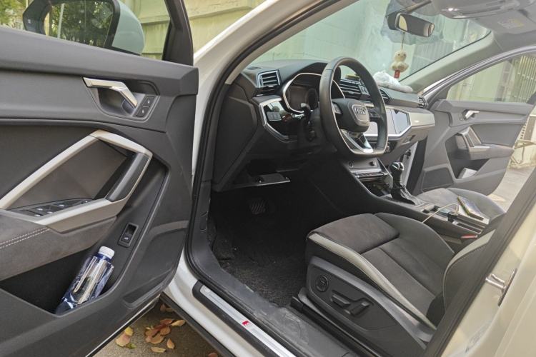 Used Audi Q3 2023 35 TFSI Fashion Dynamic Model (1.4T)