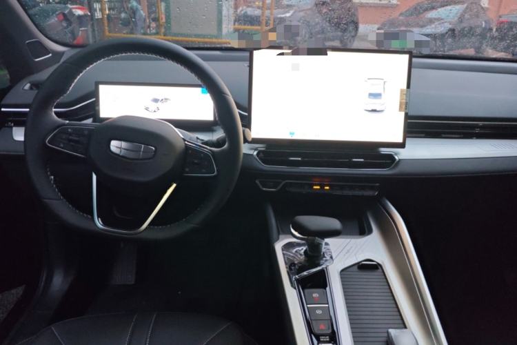 Used Geely Auto Preface 2025 Dongfang Yao 1.5TD Jinghong Edition+ Center Console