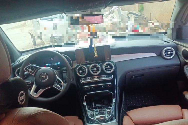 Used Mercedes-Benz GLC 2022 Refreshed GLC 260 L 4MATIC Dynamic Edition Interior 2