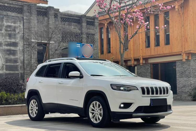 Used Jeep Cherokee 2019 2.0T Two-Wheel Drive Smart Enjoyment Version China VI
