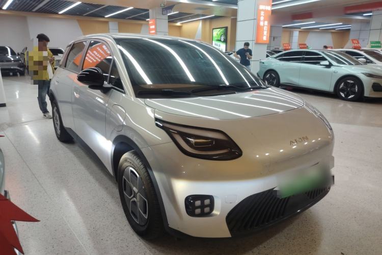 Used AION UT 2025 330 Star Edition Front Right 45 Deg