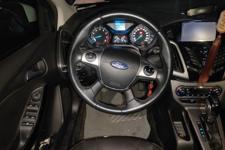 Used Ford Focus 2012 Hatchback 1.6L Automatic Fashion Edition Steering Wheel