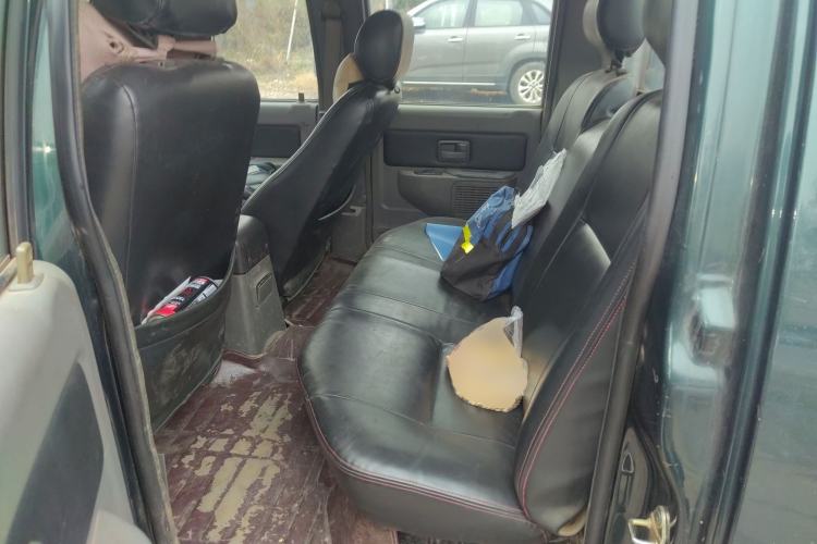 Used Isuzu Pickup 2015 2.8T Two-Wheel Drive 4JB1CT