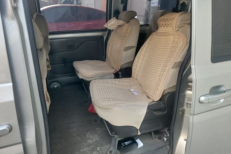 Used Wuling Rongguang V 2015 1.2L Standard Version