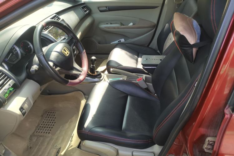 Used Honda City Classic 2012 1.5L manual Comfort version
